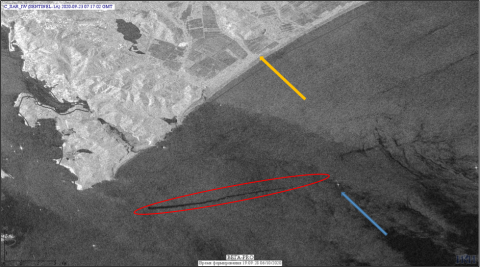 Сброс с судна в акватории Халактырского пляжа (данные спутника Sentinel-1A) 23.09.2020